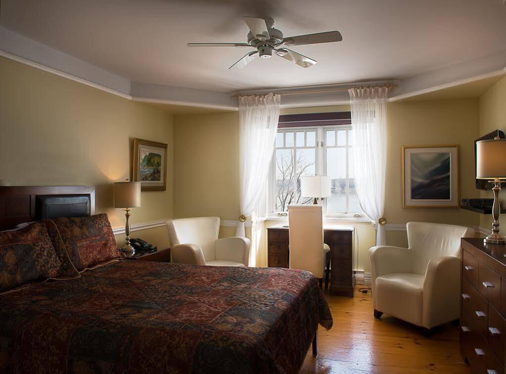 Goeliche Hotel Et Appartement Saint-Laurent-de-l'ile d'Orleans Exterior photo